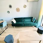 Et Salle De Bain Privee Dans Partage Avec Toilettes Partages - - Tram B - Ref R1