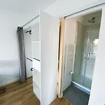 Et Salle De Bain Privee Dans Partage Avec Toilettes Partages - - Tram B - Ref R1 *