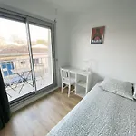 Et Salle De Bain Privee Dans Partage Avec Toilettes Partages - - Tram B - Ref R1 Rum i privatbostad