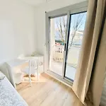 Et Salle De Bain Privee Dans Partage Avec Toilettes Partages - - Tram B - Ref R1 Rum i privatbostad Talence
