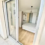 Et Salle De Bain Privee Dans Partage Avec Toilettes Partages - - Tram B - Ref R1 Rum i privatbostad *