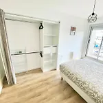 Et Salle De Bain Privee Dans Partage Avec Toilettes Partages - - Tram B - Ref R1