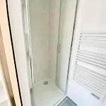 Et Salle De Bain Privee Dans Partage Avec Toilettes Partages - - Tram B - Ref R1 Rum i privatbostad Talence