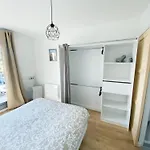 Rum i privatbostad Et Salle De Bain Privee Dans Partage Avec Toilettes Partages - - Tram B - Ref R1 Talence