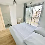 Et Salle De Bain Privee Dans Partage Avec Toilettes Partages - - Tram B - Ref R1