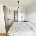 Et Salle De Bain Privee Dans Partage Avec Toilettes Partages - - Tram B - Ref R1 Rum i privatbostad *