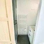 Et Salle De Bain Privee Dans Partage Avec Toilettes Partages - - Tram B - Ref R1 Rum i privatbostad Talence