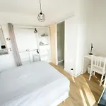 Et Salle De Bain Privee Dans Partage Avec Toilettes Partages - - Tram B - Ref R1 Rum i privatbostad *