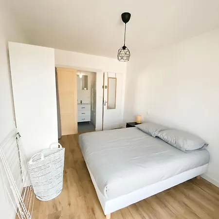 Habitación en casa particular Et Salle De Bain Privee Dans Partage Avec Toilettes Partages - - Tram B - Ref R1 Talence