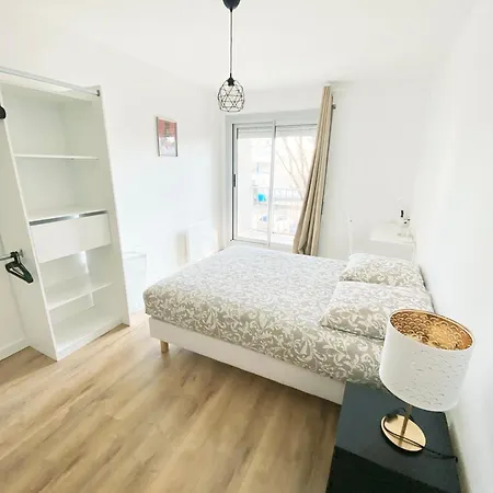Et Salle De Bain Privee Dans Partage Avec Toilettes Partages - - Tram B - Ref R1 Habitación en casa particular *