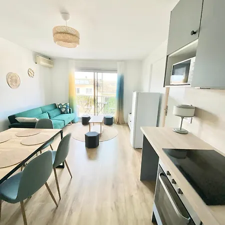 Et Salle De Bain Privee Dans Partage Avec Toilettes Partages - - Tram B - Ref R1 *