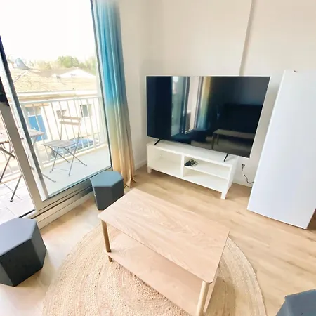 Et Salle De Bain Privee Dans Partage Avec Toilettes Partages - - Tram B - Ref R1 Talence