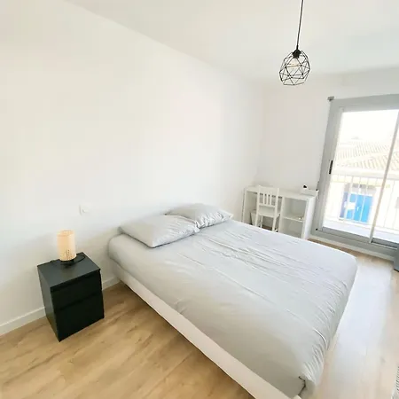 Et Salle De Bain Privee Dans Partage Avec Toilettes Partages - - Tram B - Ref R1 * Talence