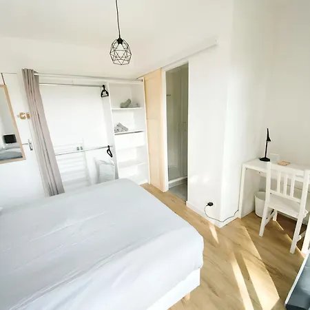 Et Salle De Bain Privee Dans Partage Avec Toilettes Partages - - Tram B - Ref R1 Habitación en casa particular *